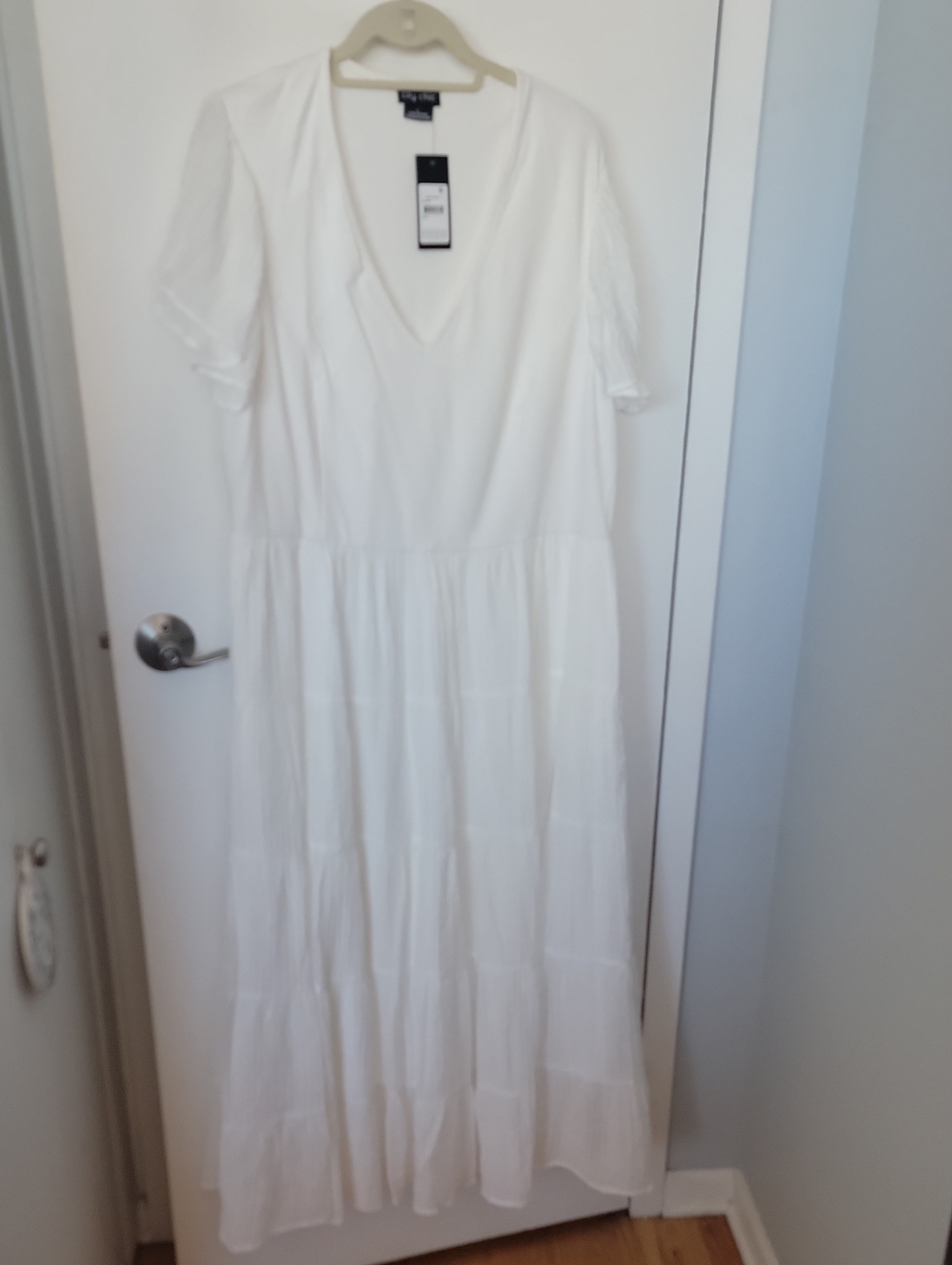 New City Chic White V-Neck Tiered Maxi Dress